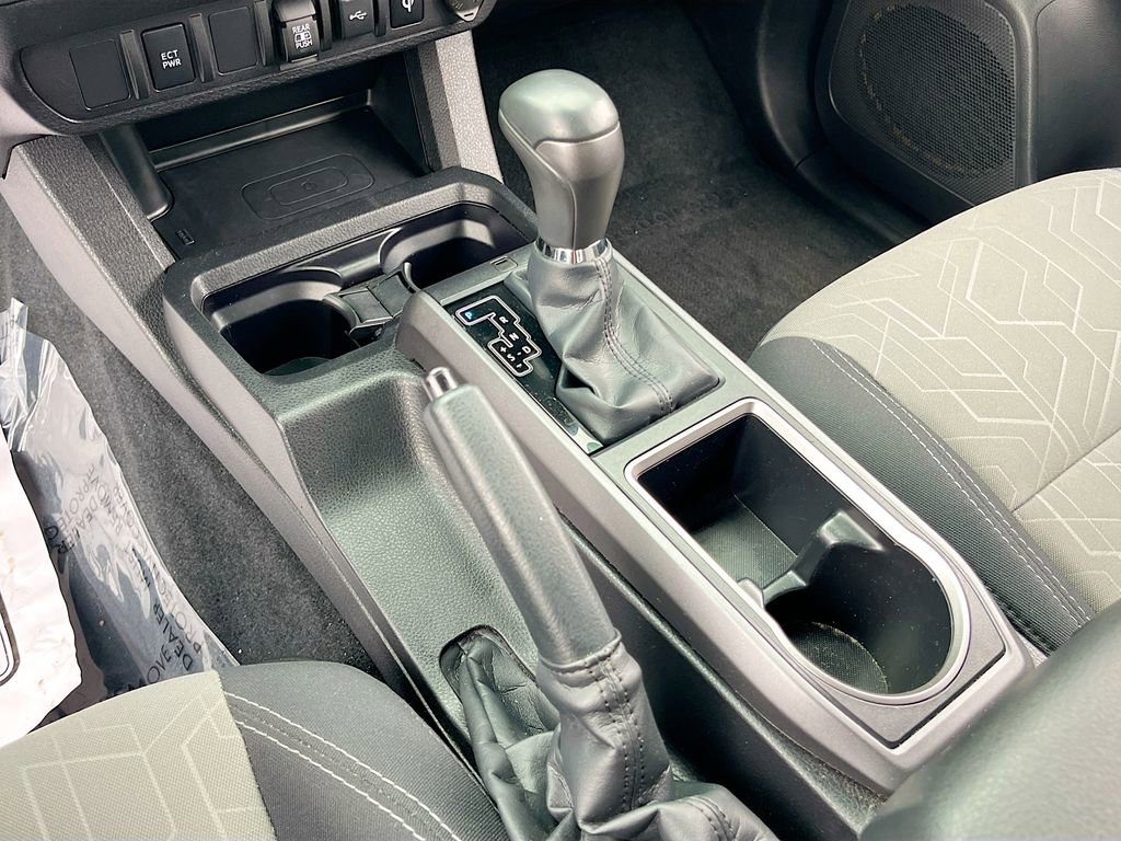 Used 2022 Toyota Tacoma TRD Off-Road image 16