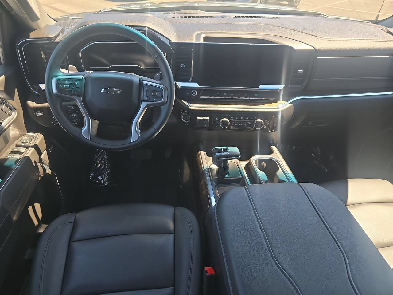 Certified 2025 Chevrolet Silverado 1500 RST w/ Redline Edition AWD/4WD image 12