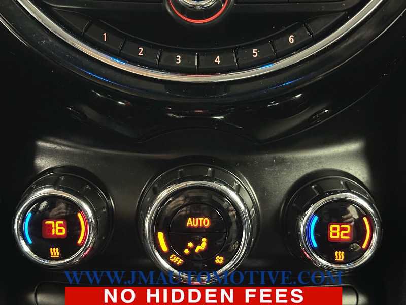 Used 2015 MINI Cooper 4-Door Hardtop image 31