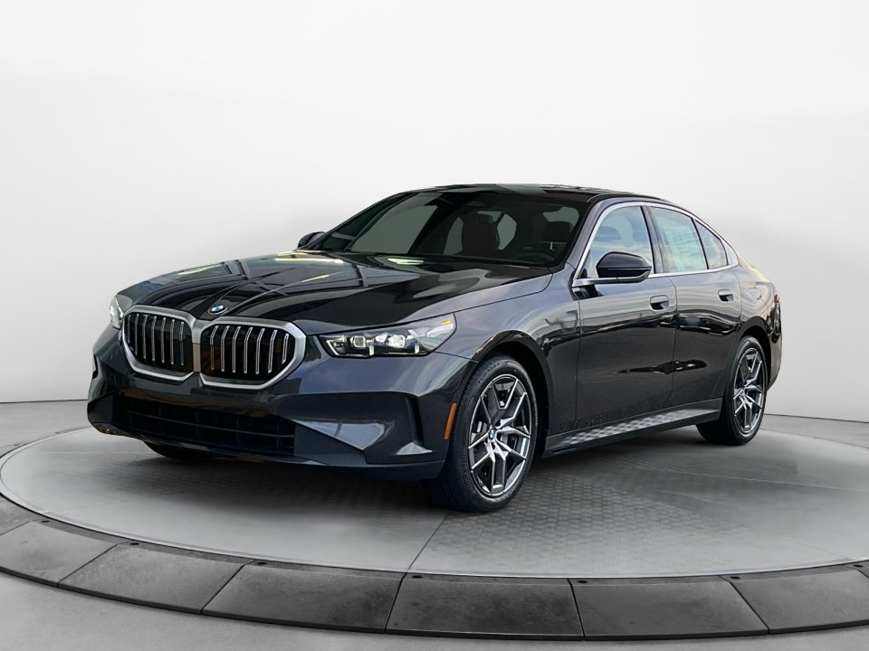 Used 2026 BMW 530i xDrive w/ Premium Package AWD/4WD image 2