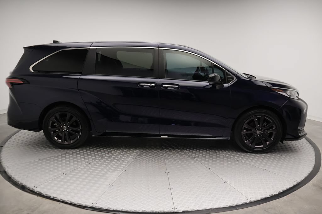 Certified 2024 Toyota Sienna XSE FWD image 7