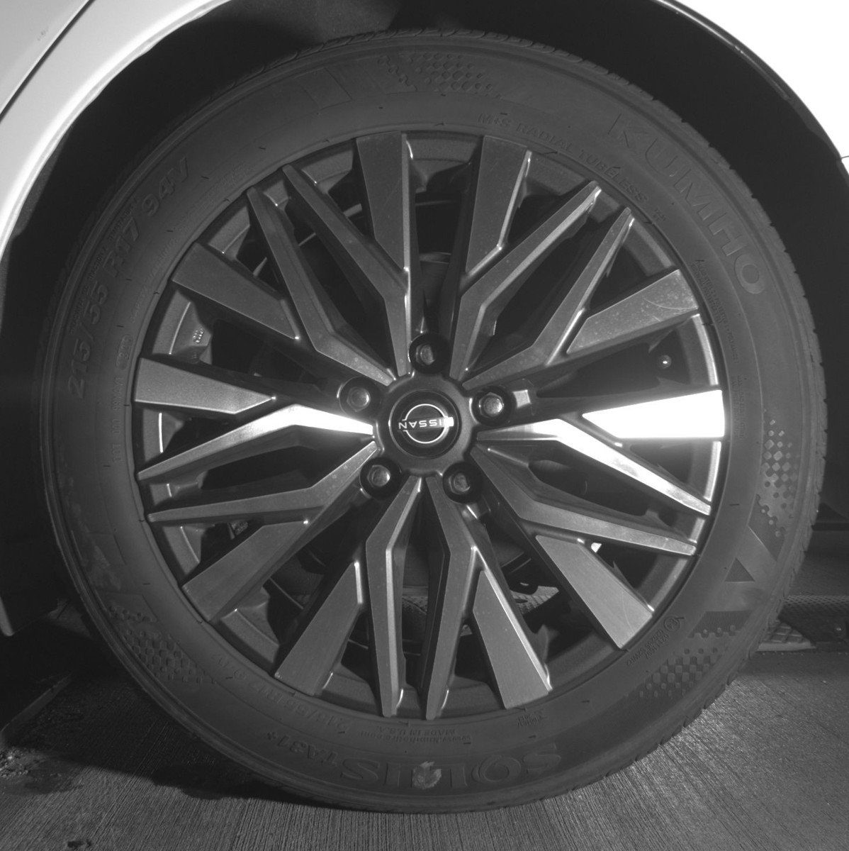 Used 2025 Nissan Altima 2.5 SV FWD image 14