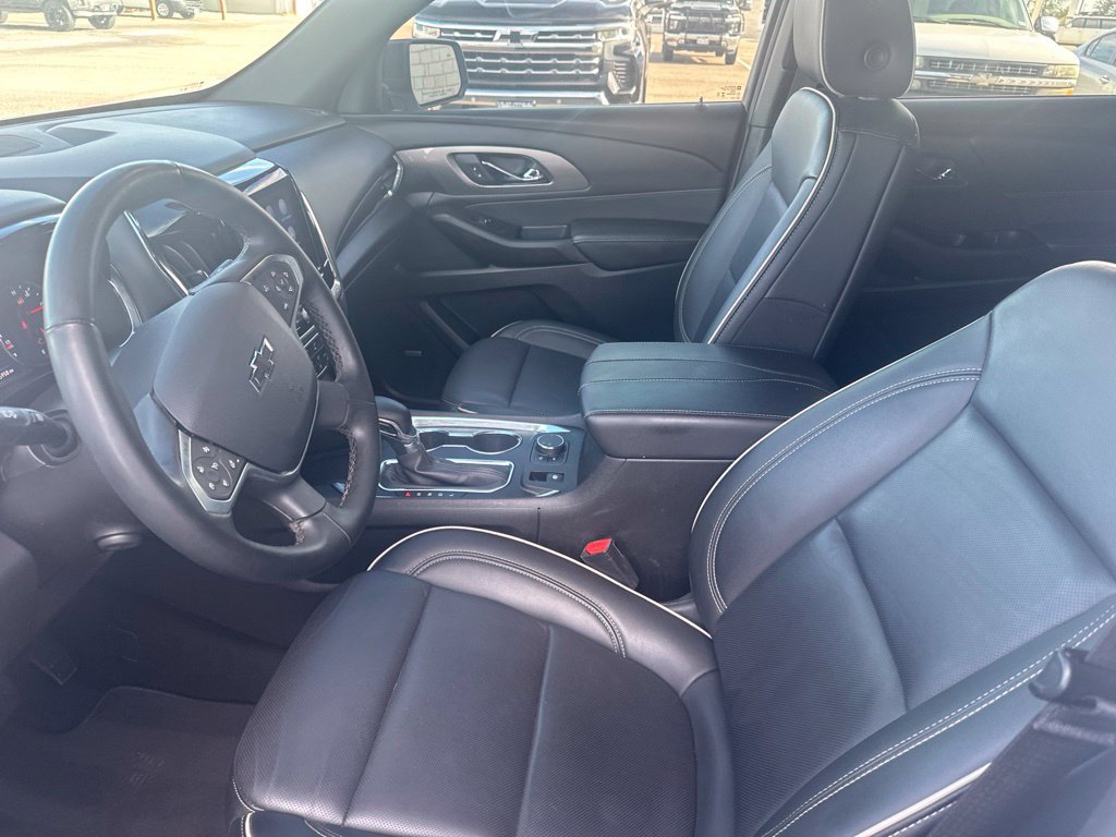 Used 2023 Chevrolet Traverse Premier w/ Redline Edition FWD image 6