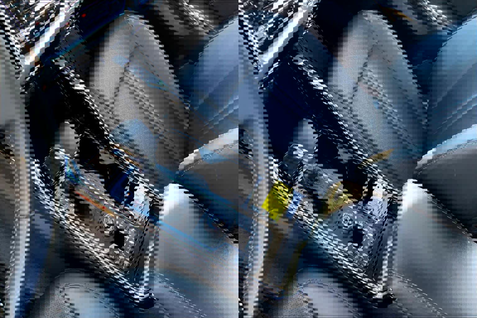 Used 2023 Kia Sorento SX image 16