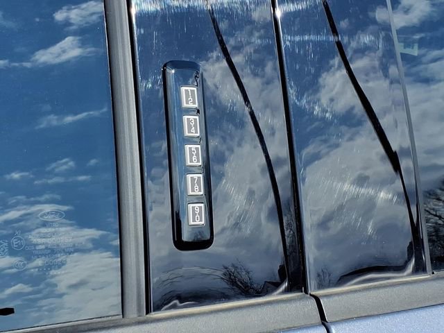 Used 2024 Ford F350 Lariat image 6