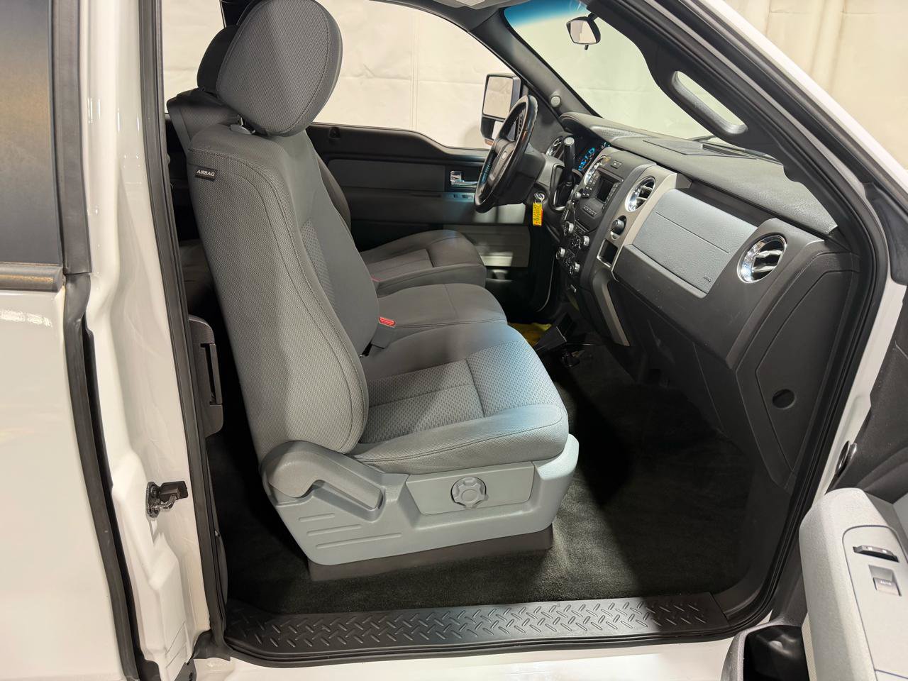 Used 2014 Ford F150 XLT AWD/4WD image 11