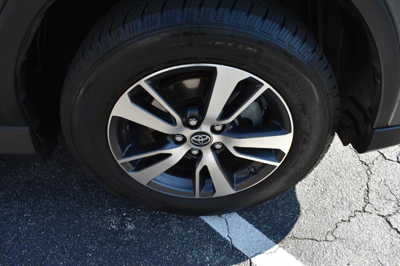 Used 2016 Toyota RAV4 XLE FWD image 13