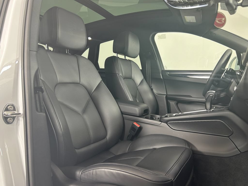 Certified 2025 Porsche Macan S AWD/4WD image 23