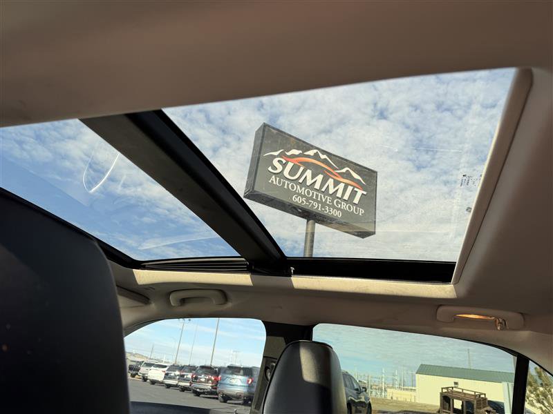 Used 2017 Chrysler 300 C image 13