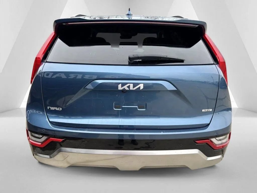 Used 2023 Kia Niro SX Touring FWD image 6