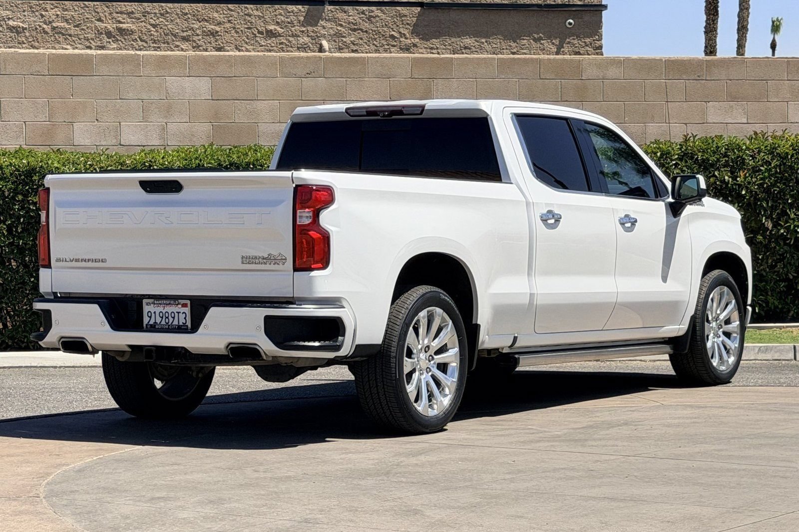 Certified 2020 Chevrolet Silverado 1500 High Country w/ Technology Package AWD/4WD image 4