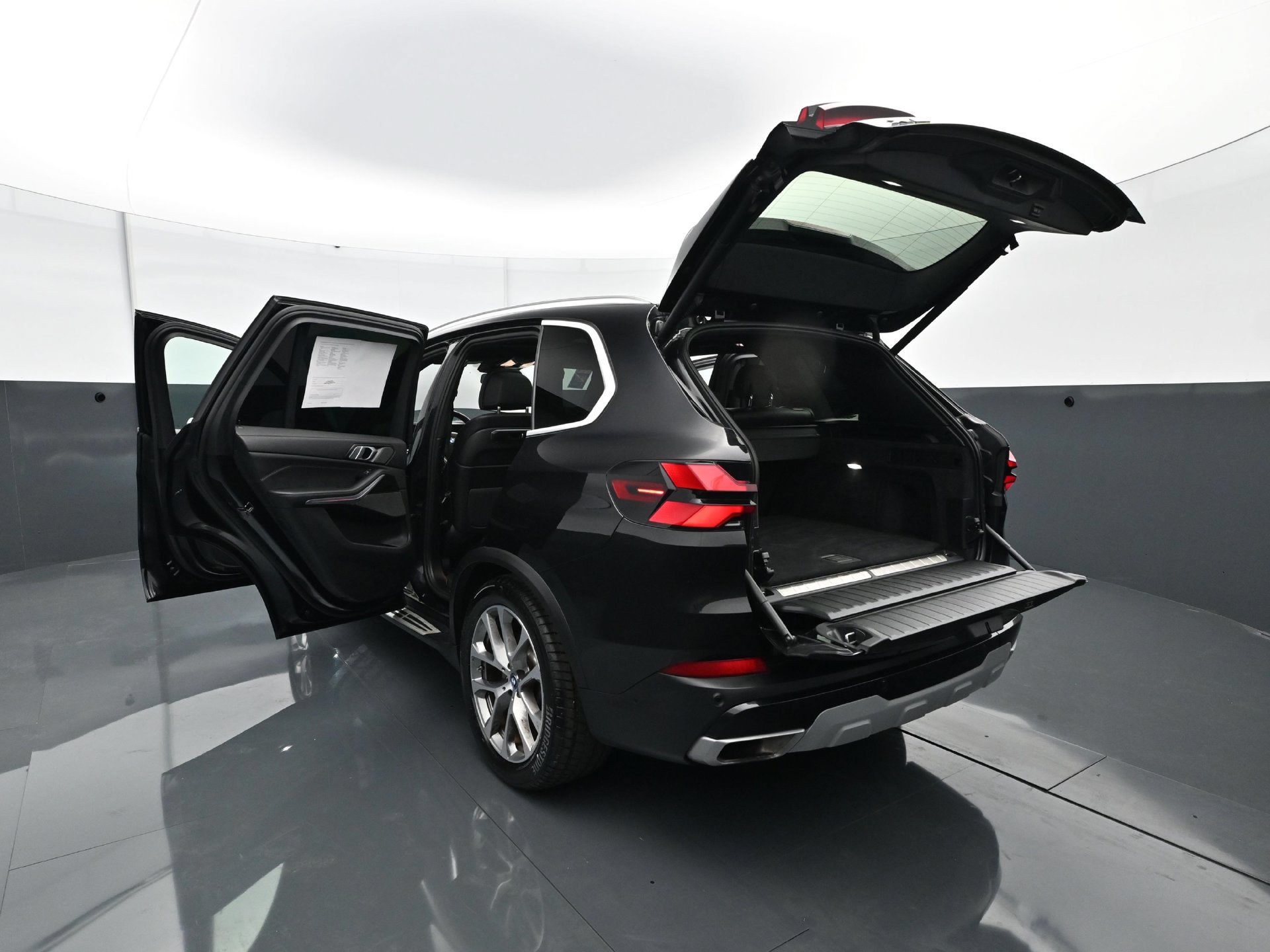 Used 2025 BMW X5 xDrive50e AWD/4WD image 51