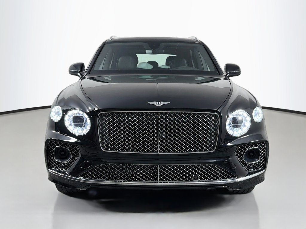 Used 2023 Bentley Bentayga AWD/4WD image 2
