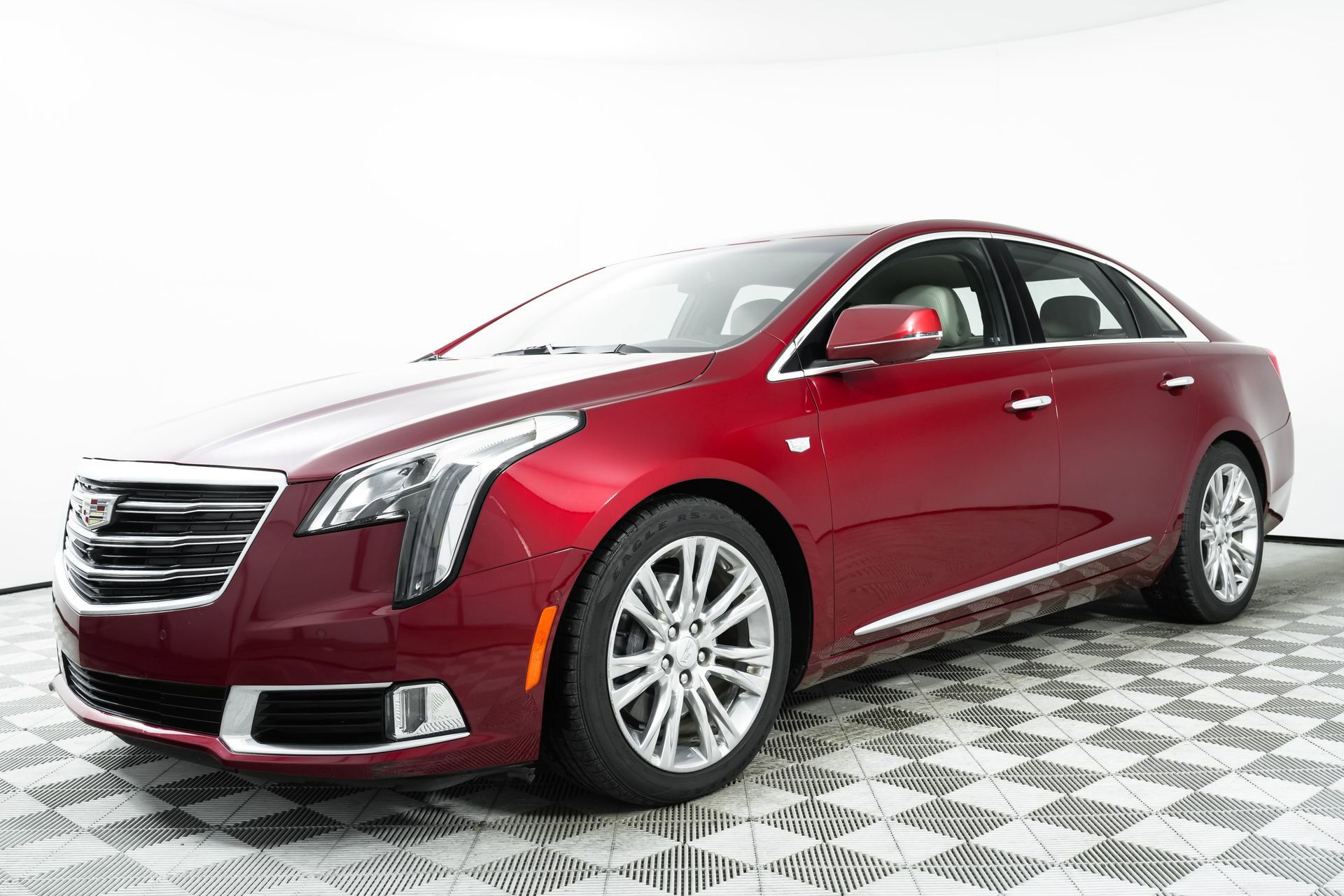 Used 2019 Cadillac XTS Luxury w/ Driver Awareness Package image 3