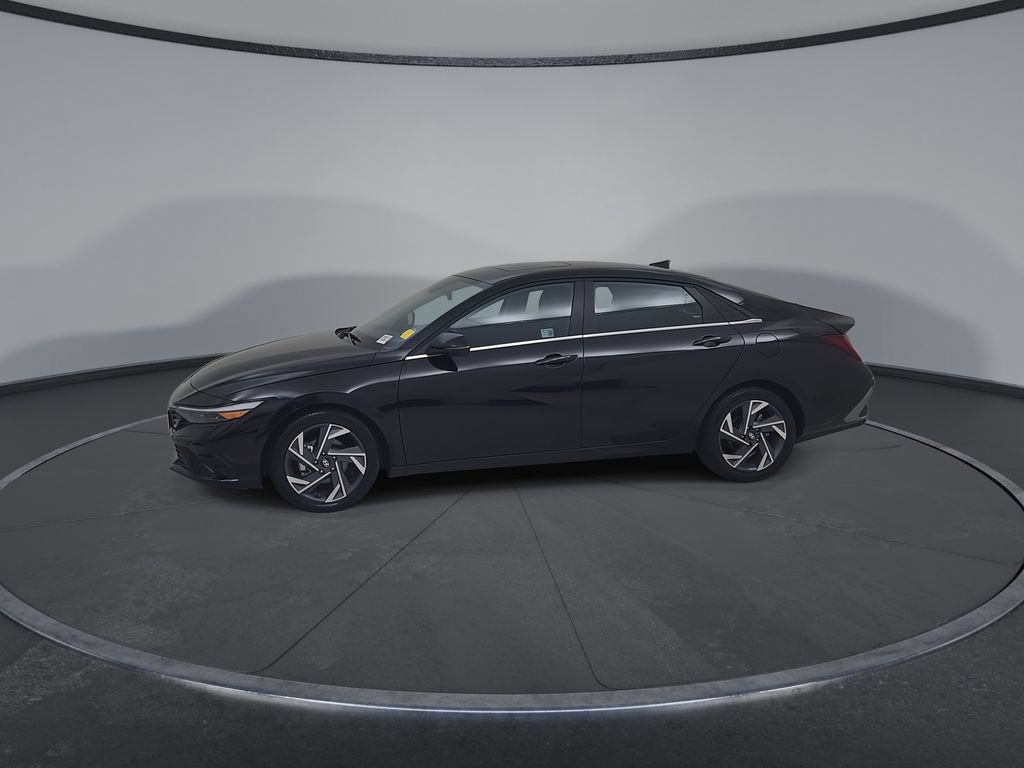 Used 2025 Hyundai Elantra Limited FWD image 8