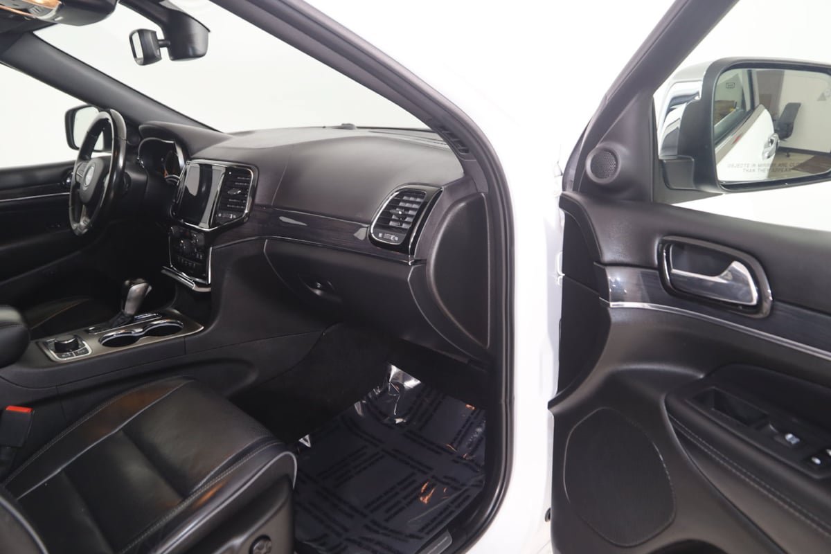 Used 2021 Jeep Grand Cherokee Overland AWD/4WD image 38