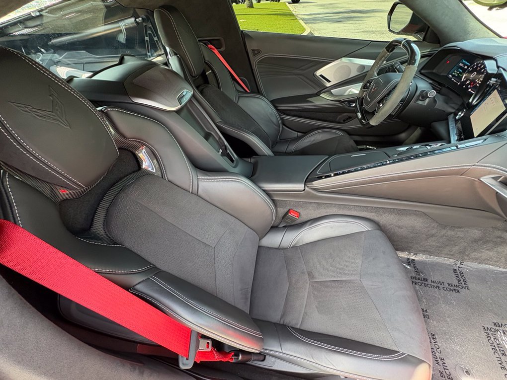 Used 2025 Chevrolet Corvette Z06 RWD image 40