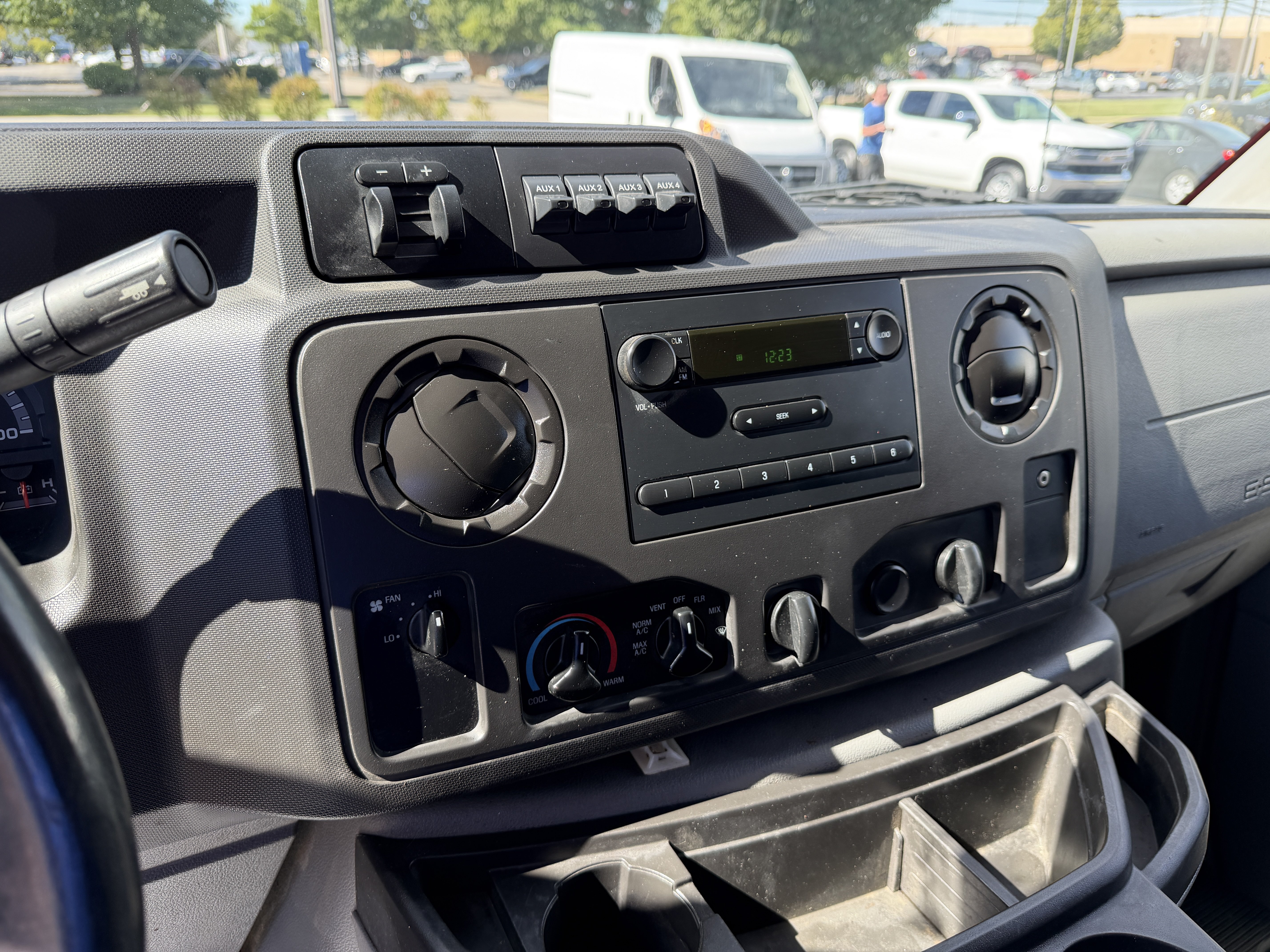 Used 2014 Ford E-350 and Econoline 350 Super Duty w/ Power Windows & Locks Group RWD image 26