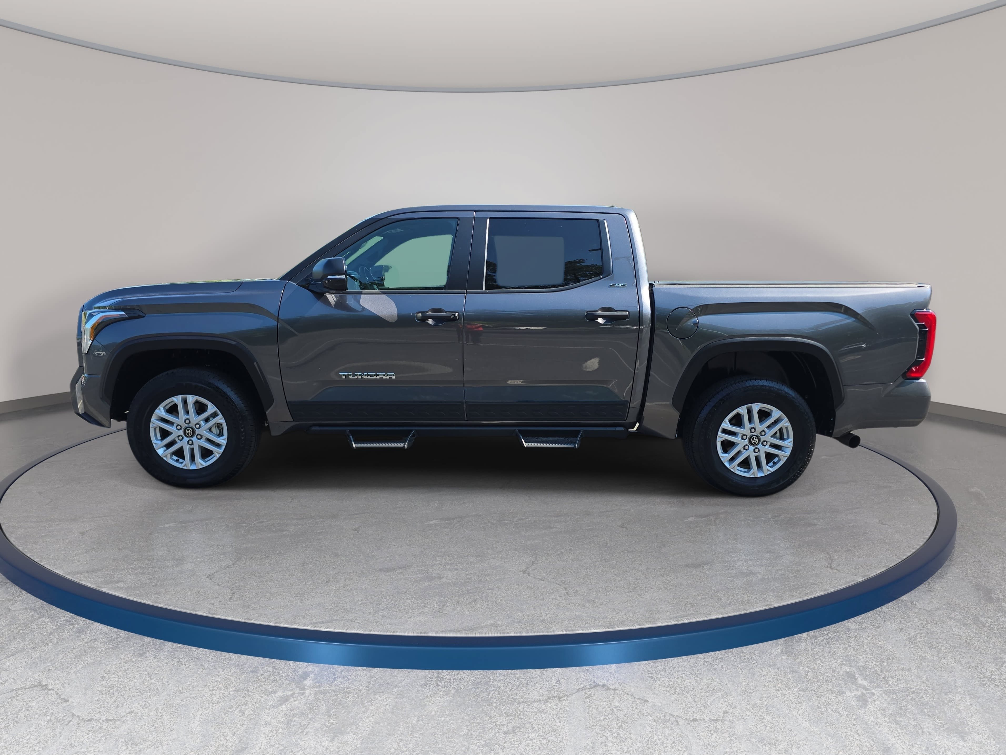 Used 2025 Toyota Tundra SR5 w/ SR5 Convenience Package AWD/4WD image 8