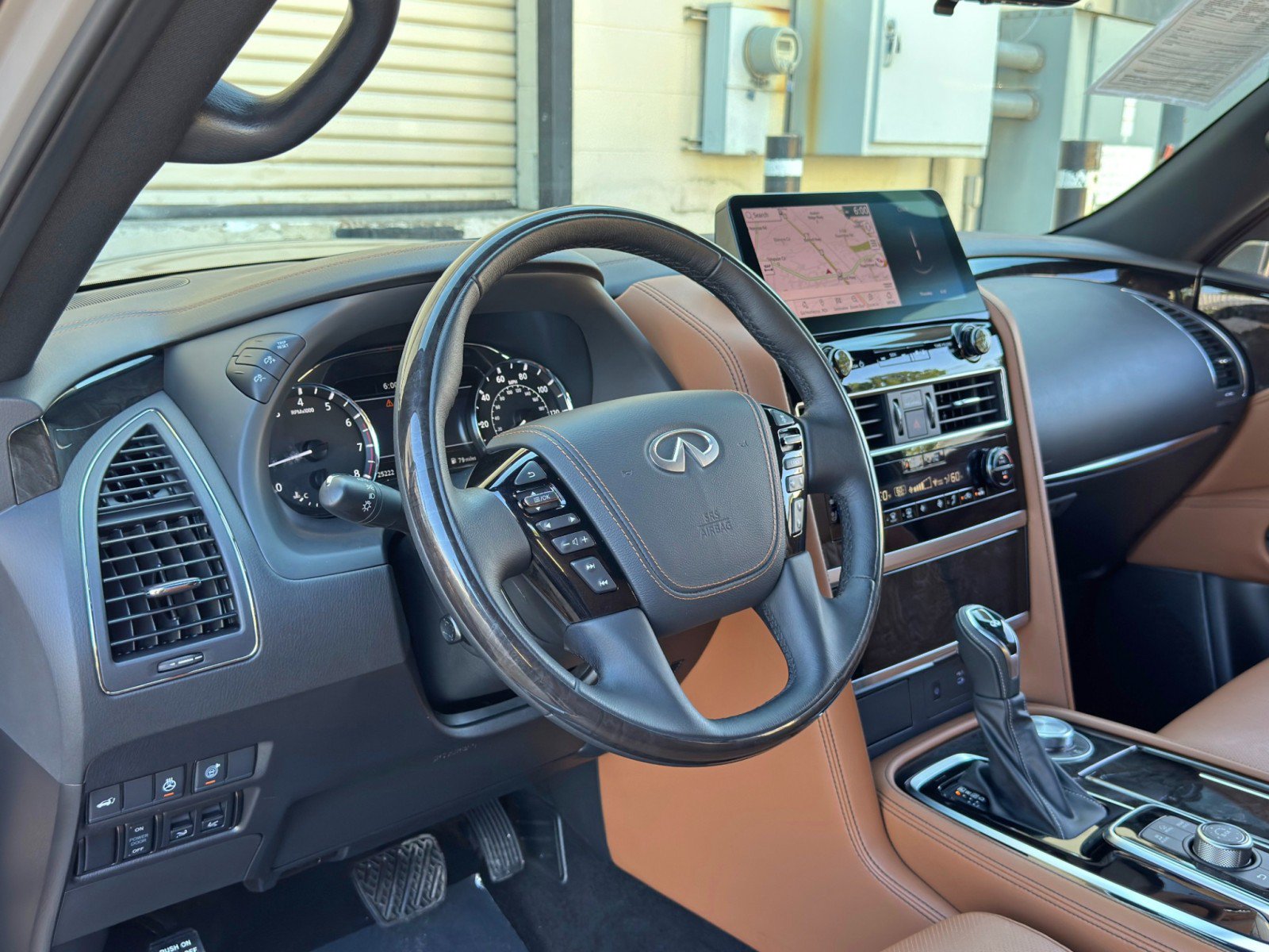 Used 2024 INFINITI QX80 Sensory AWD/4WD image 14