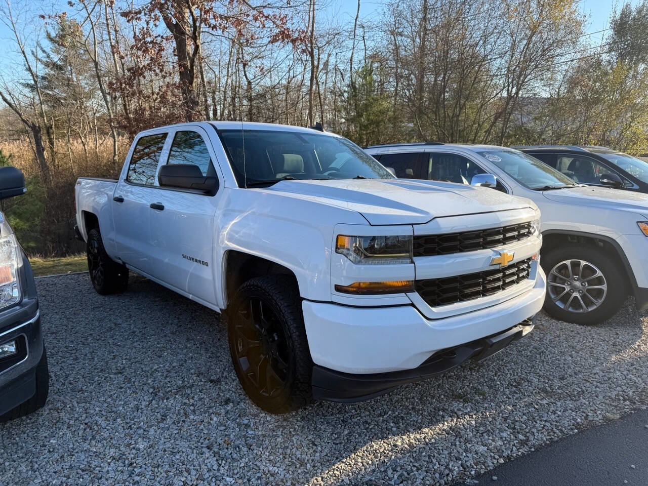 Used 2018 Chevrolet Silverado 1500 Custom w/ Custom Value Package image 4
