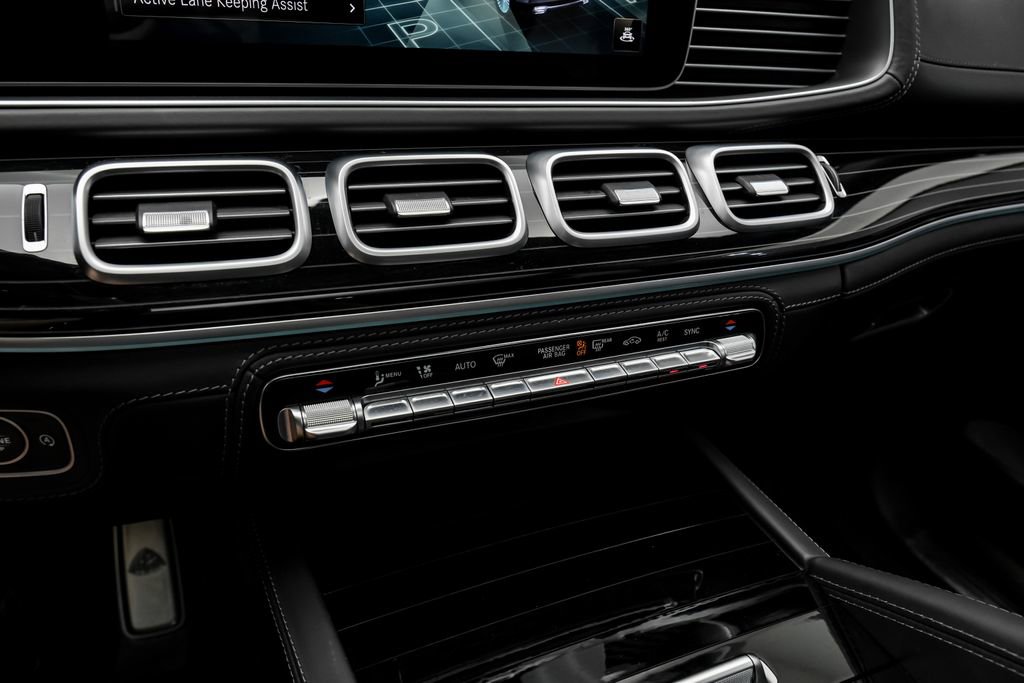 Used 2022 Mercedes-Benz Maybach GLS 600 4MATIC image 32