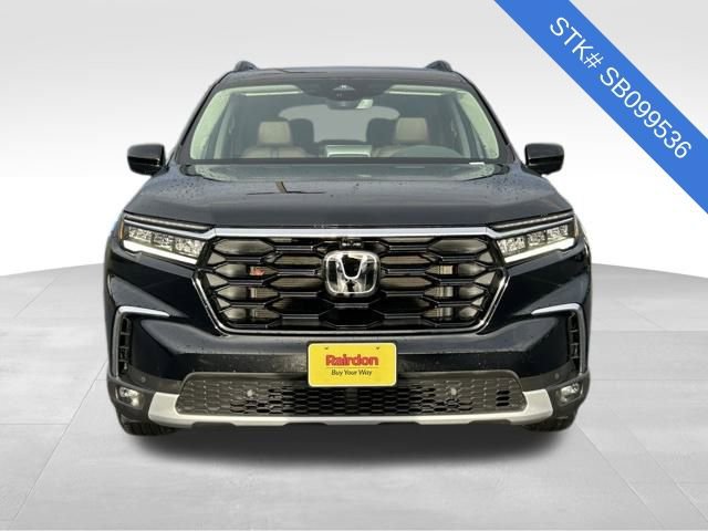 Used 2025 Honda Pilot Elite image 2