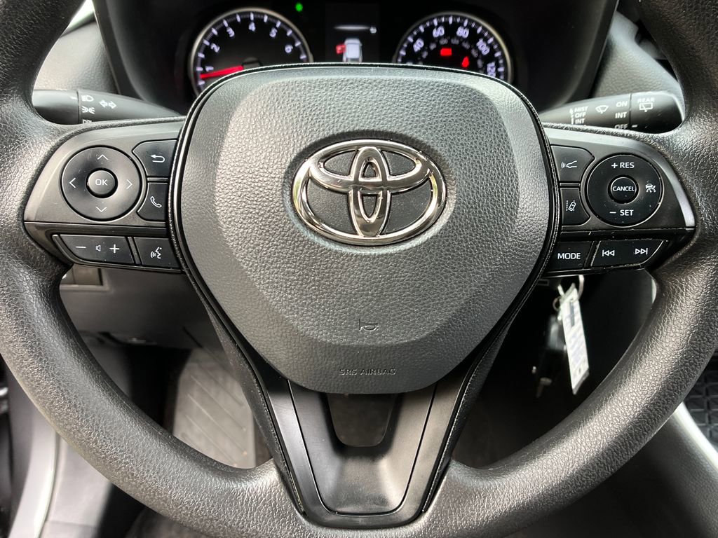 Used 2022 Toyota RAV4 LE image 14