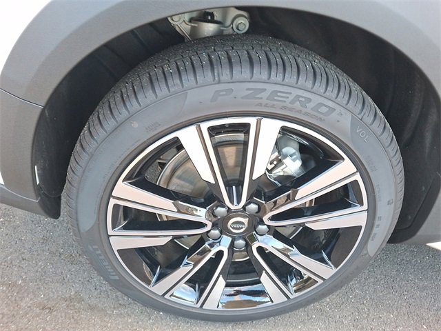 New 2026 Volvo V60 B5 Cross Country Ultra w/ Protection Package Premier image 7