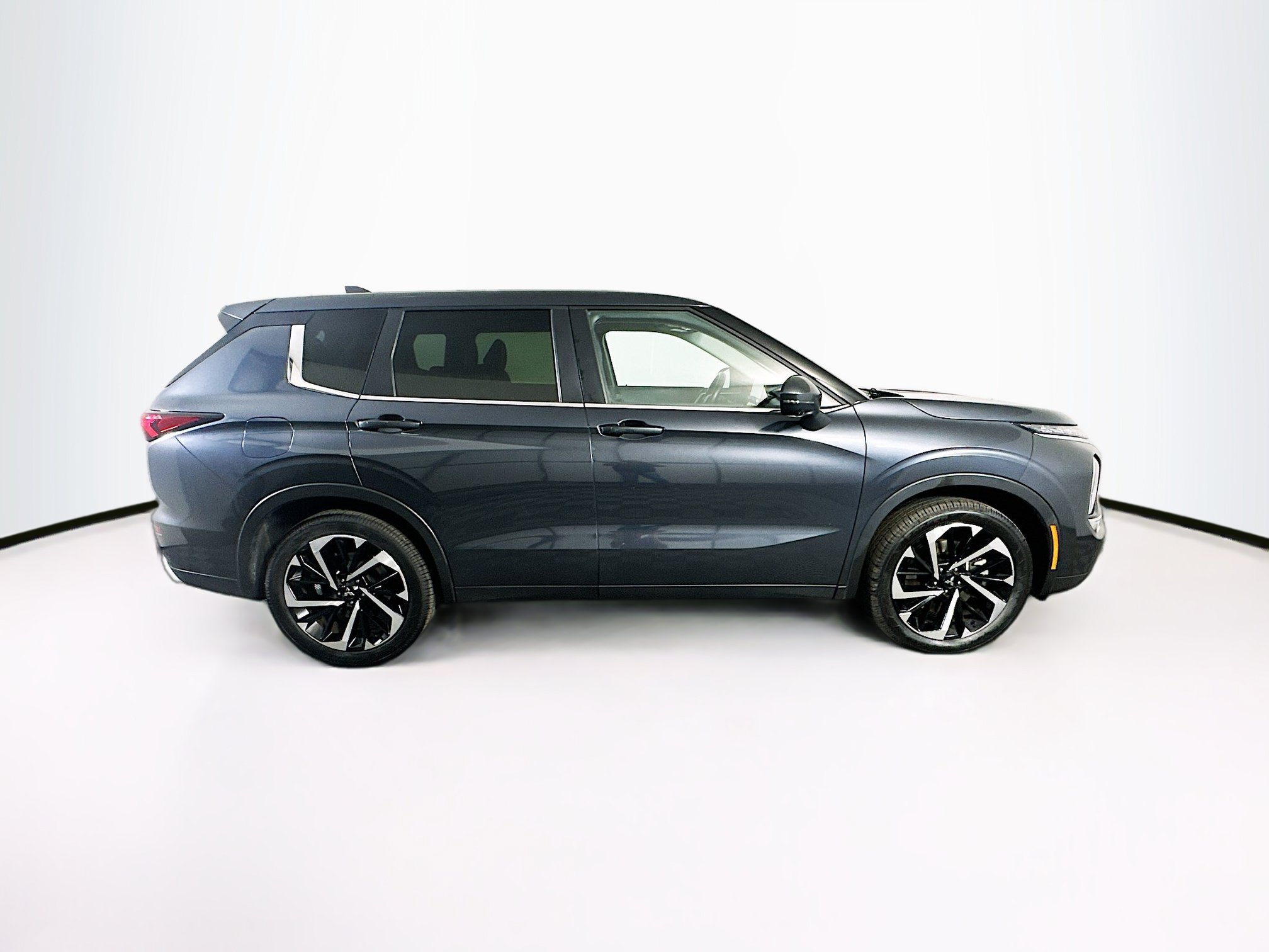 Used 2024 Mitsubishi Outlander SE FWD image 10