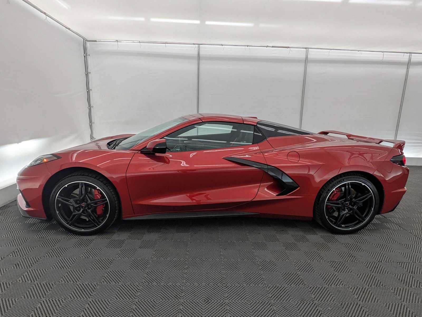 Used 2021 Chevrolet Corvette Stingray Premium Conv w/ Z51 Performance Package RWD image 3