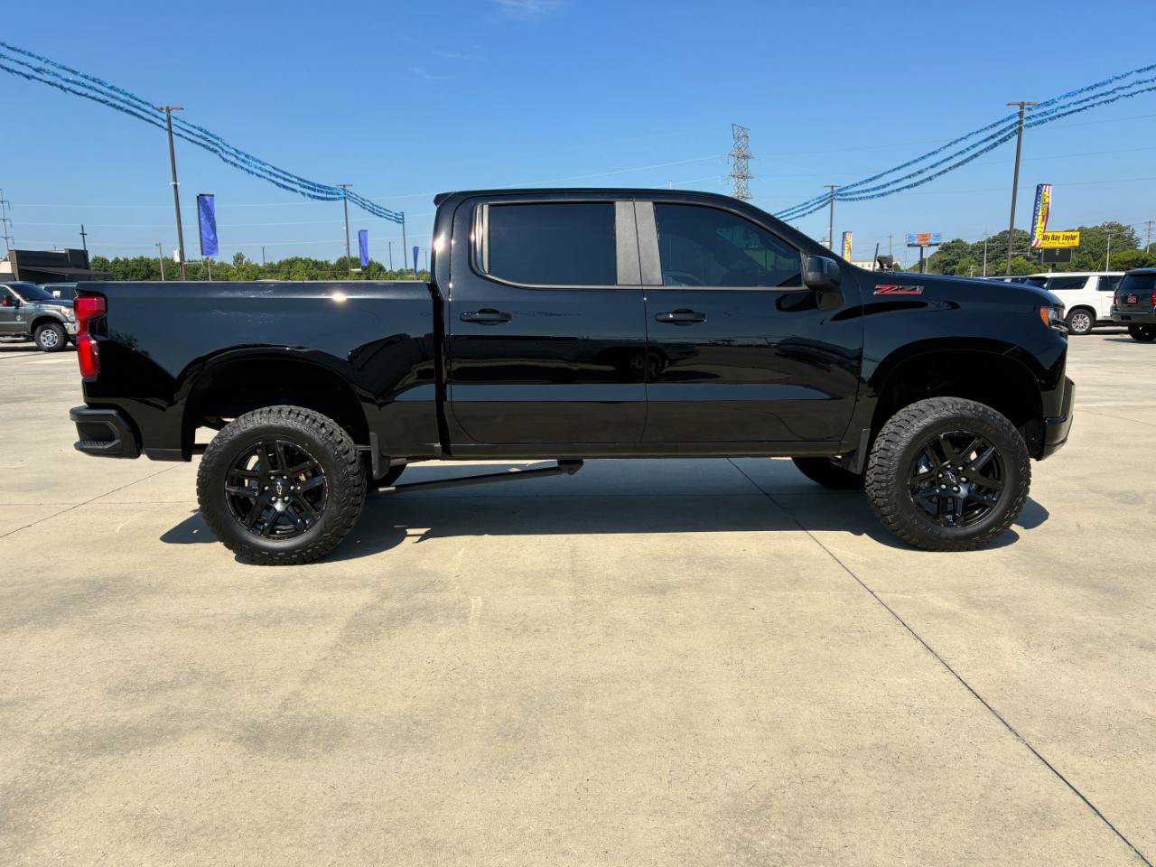 Used 2021 Chevrolet Silverado 1500 LT Trail Boss w/ Convenience Package II AWD/4WD image 5