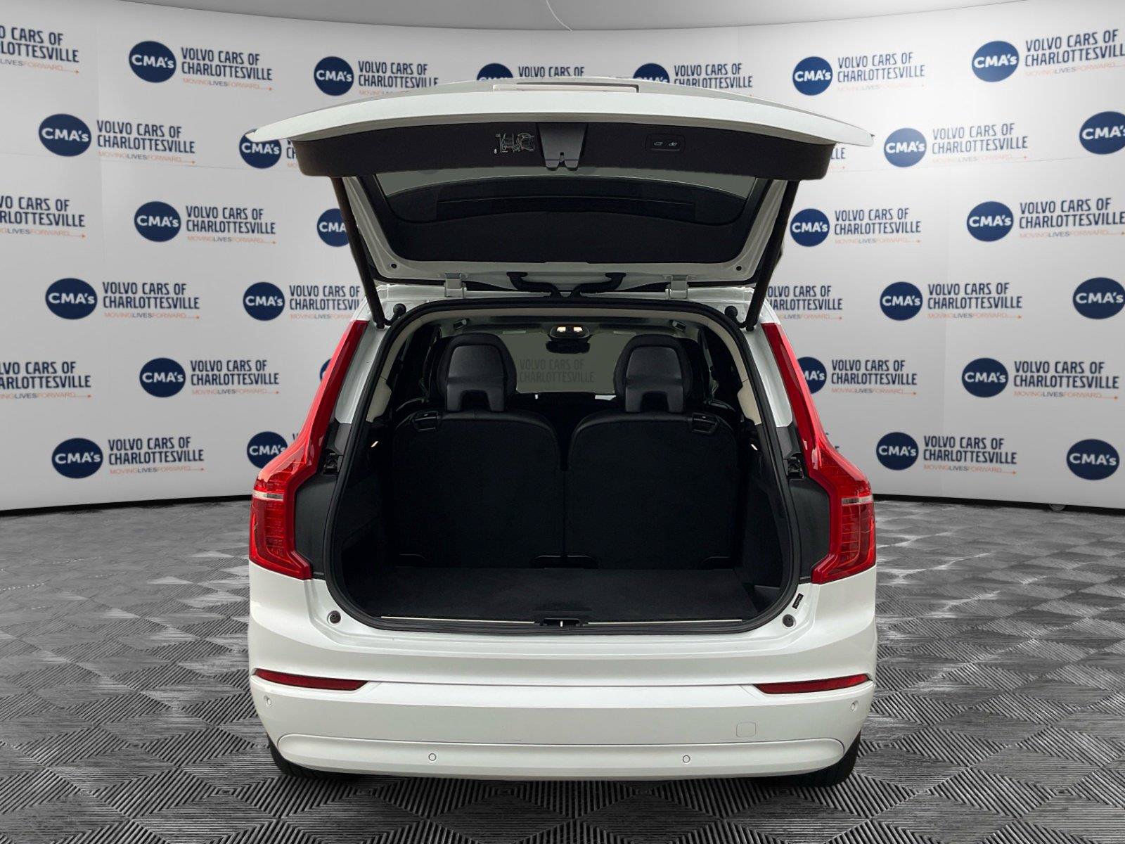 Used 2023 Volvo XC90 B5 Core AWD/4WD image 11