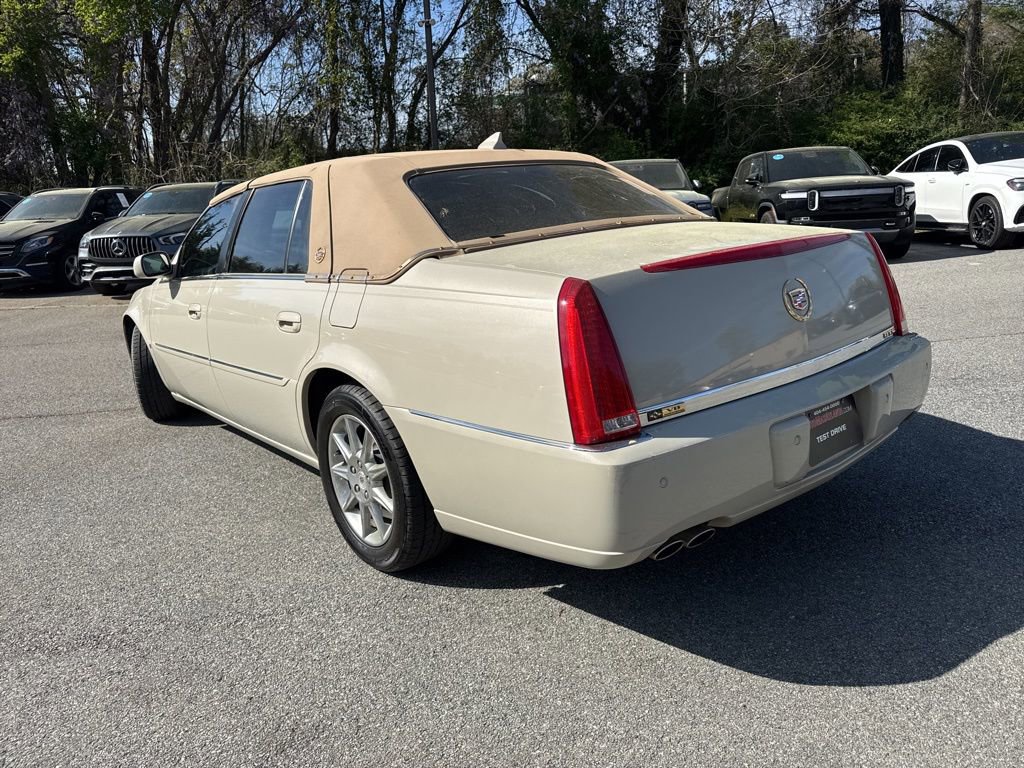 Used 2010 Cadillac DTS Luxury image 2