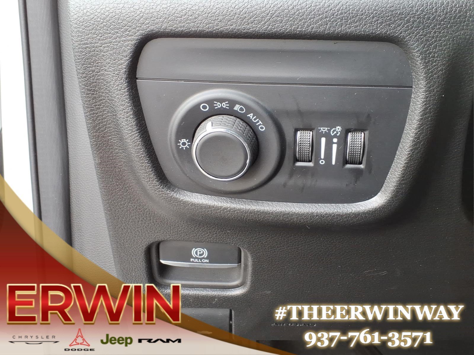 Certified 2024 Jeep Grand Cherokee Laredo X w/ Luxury Tech Group I AWD/4WD image 15