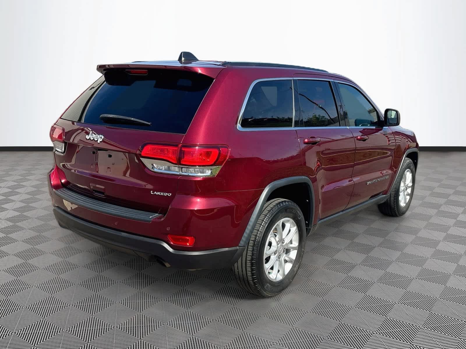 Used 2022 Jeep Grand Cherokee Laredo X RWD image 5