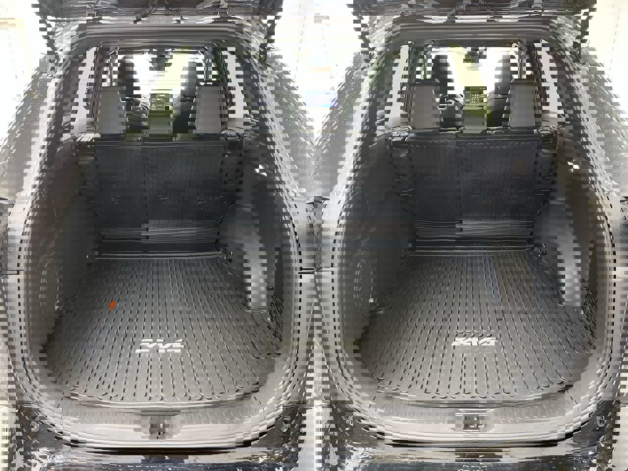 Used 2024 Toyota RAV4 XSE w/ Advanced Technology Package image 29