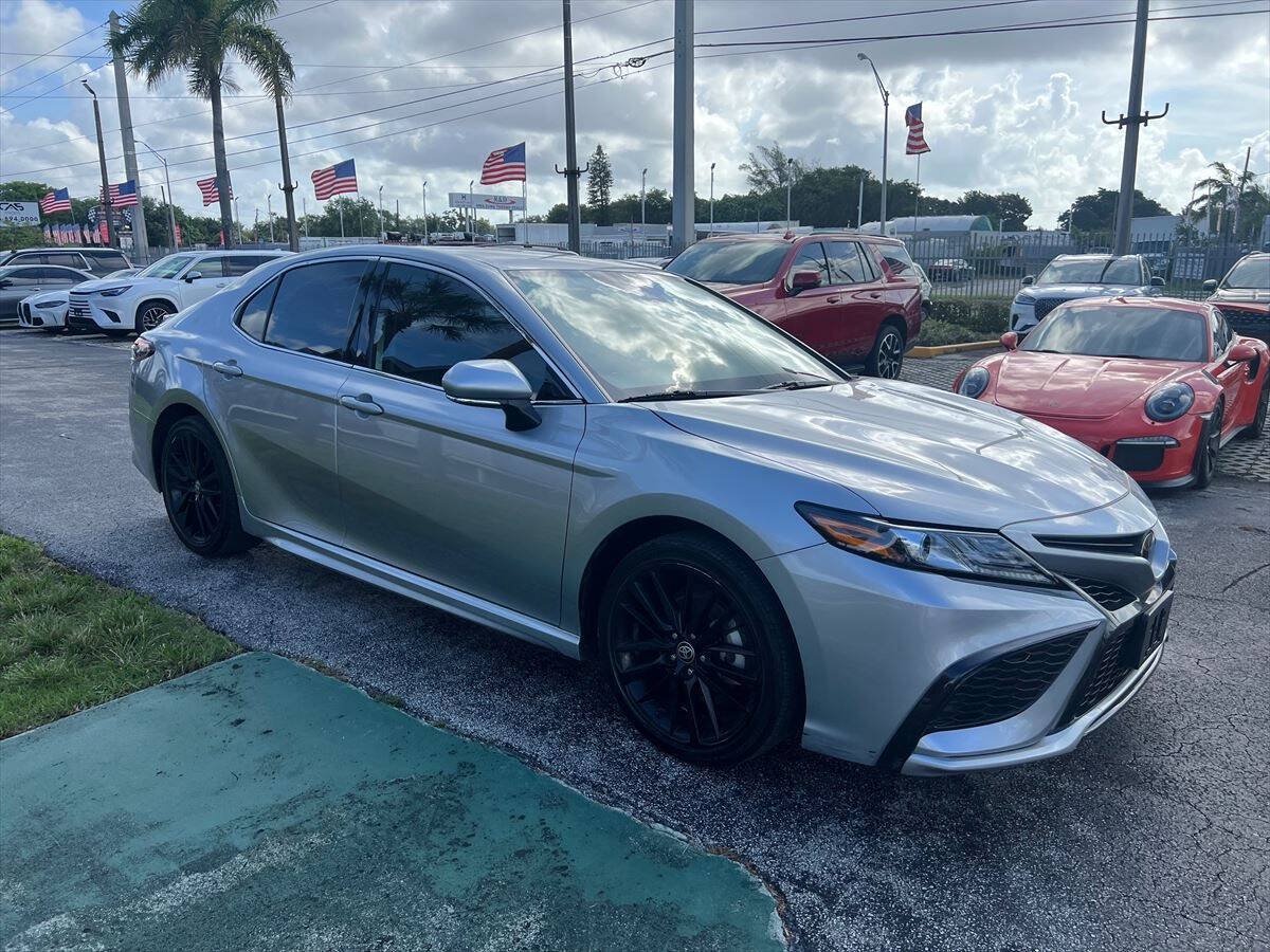 Used 2024 Toyota Camry XSE FWD image 4