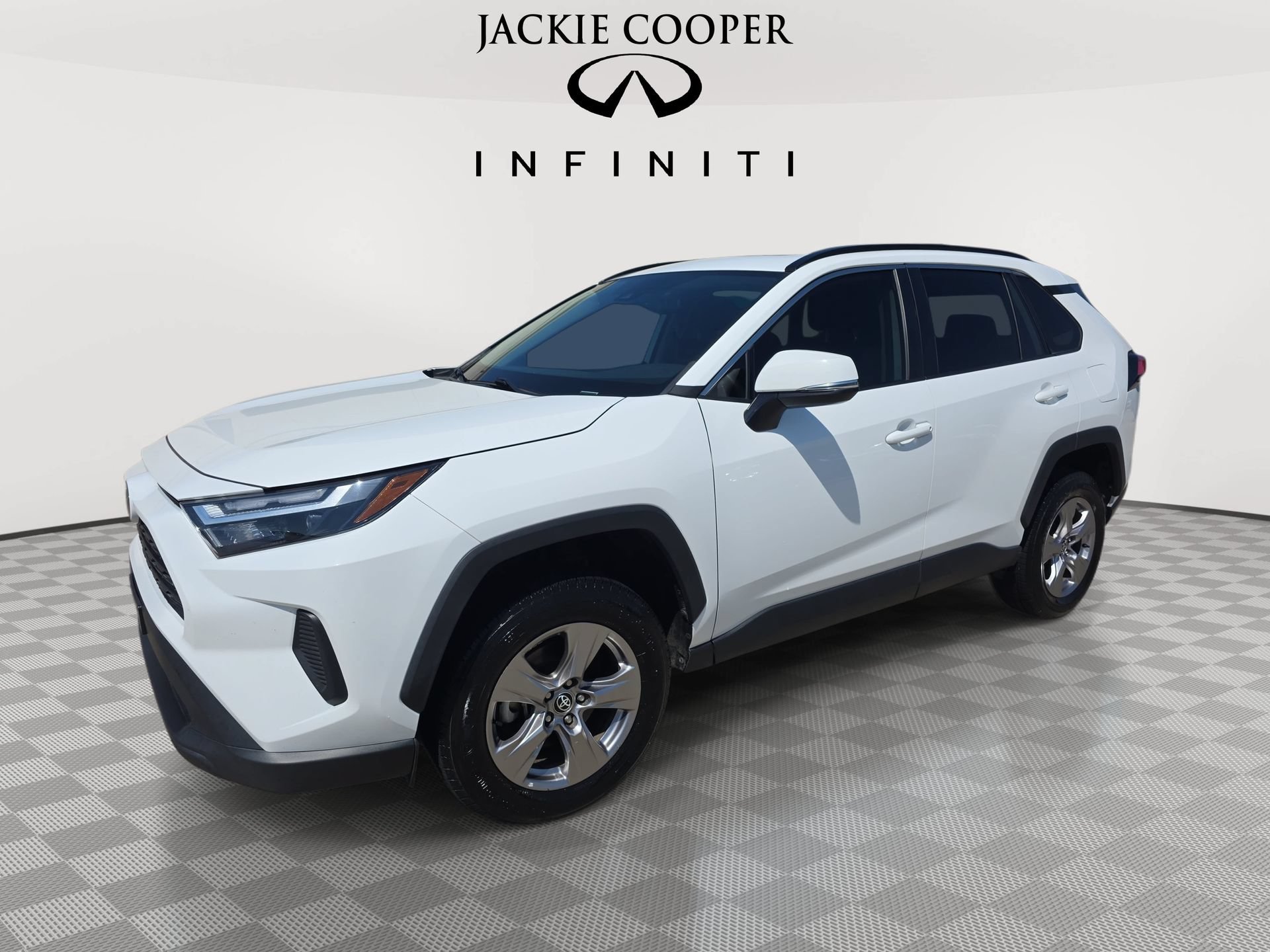 Used 2023 Toyota RAV4 XLE w/ Convenience Package FWD image 1