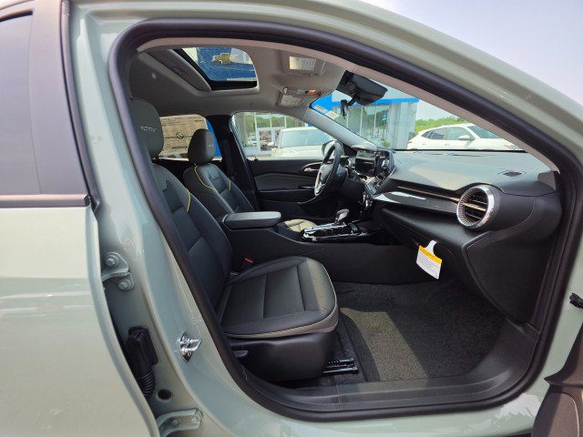 New 2026 Chevrolet Trax ACTIV w/ Sunroof Package FWD image 12