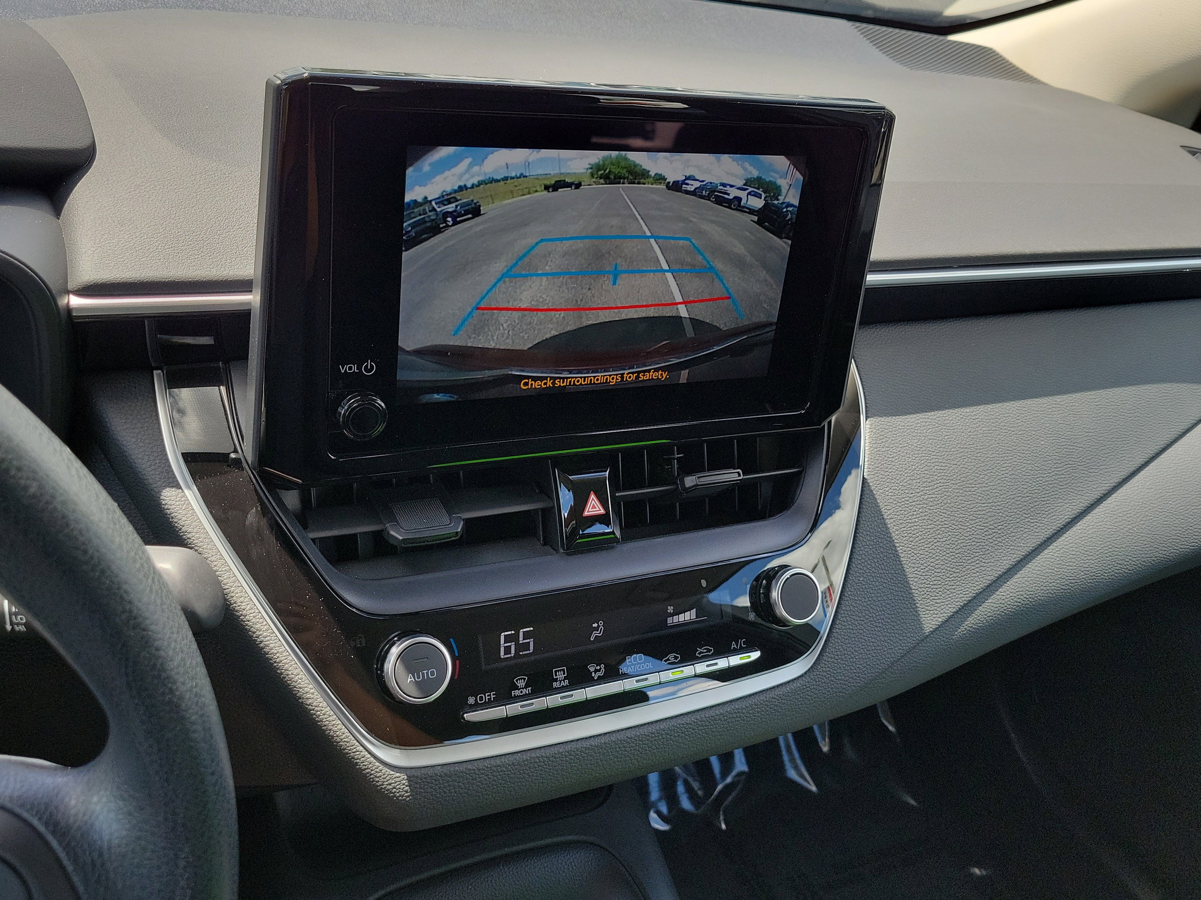 Used 2024 Toyota Corolla LE image 27