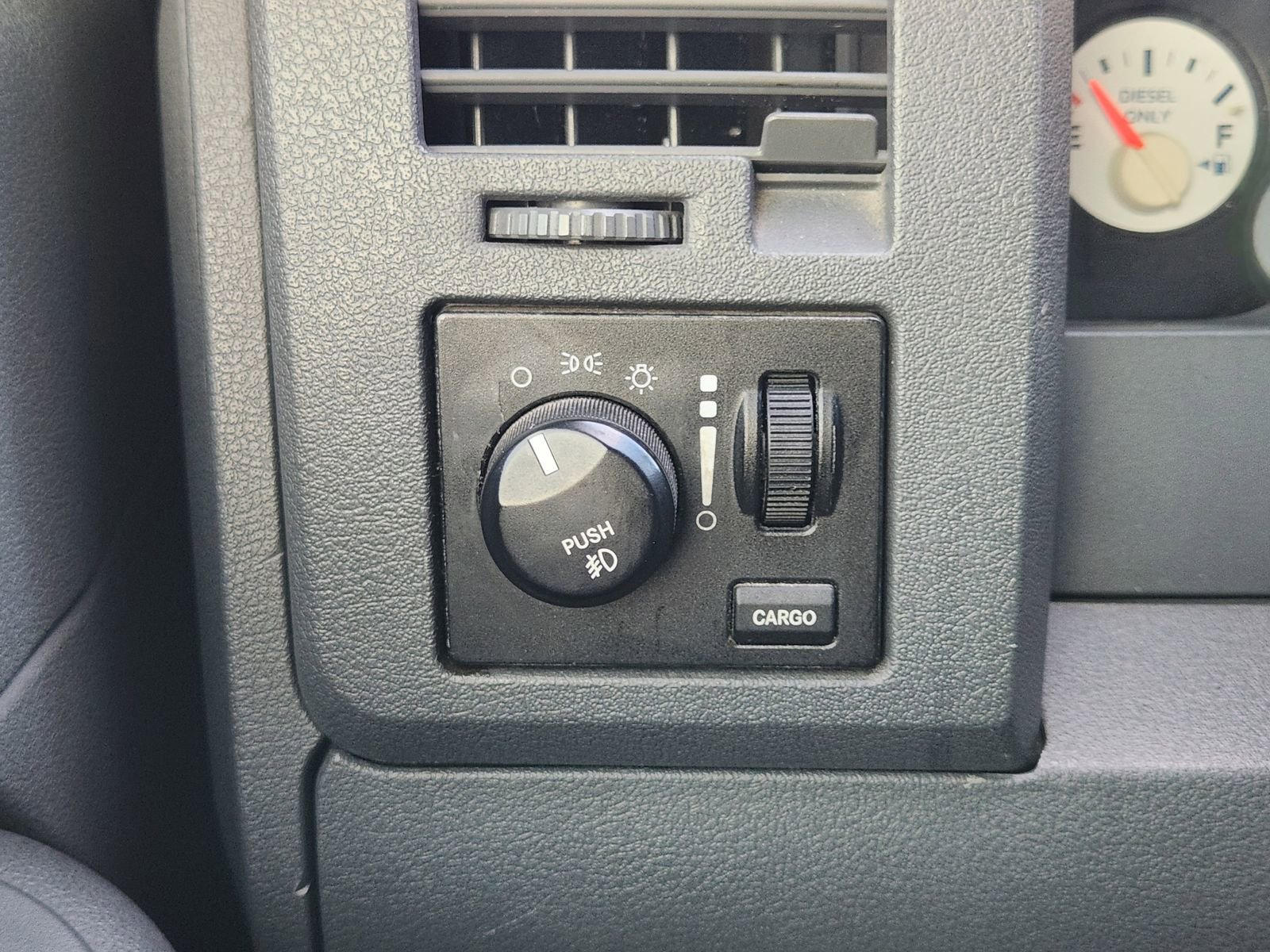 Used 2006 Dodge Ram 2500 Truck SLT image 23