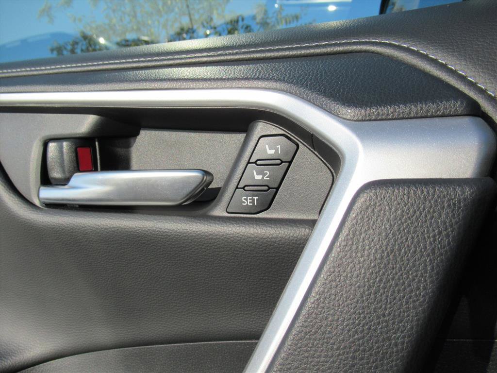 Used 2024 Toyota RAV4 Limited image 30