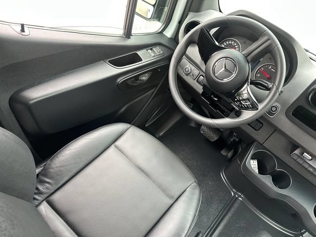 Used 2025 Mercedes-Benz Sprinter 2500 image 17