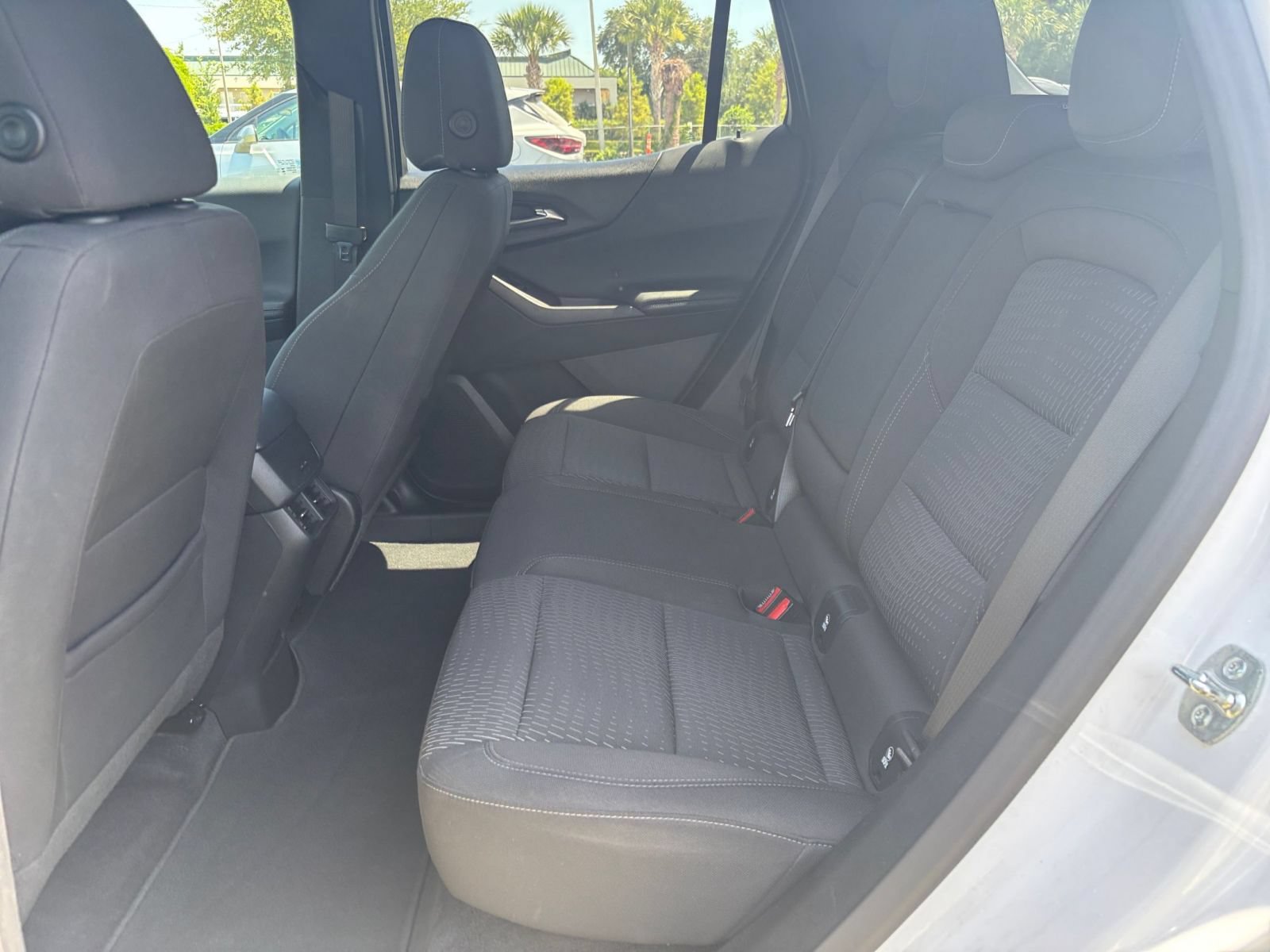 Used 2025 Chevrolet Equinox LT FWD image 28