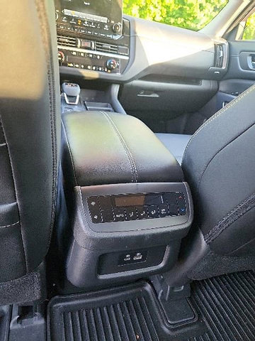 Used 2023 Nissan Pathfinder SL w/ Lighting Package (N92) AWD/4WD image 15