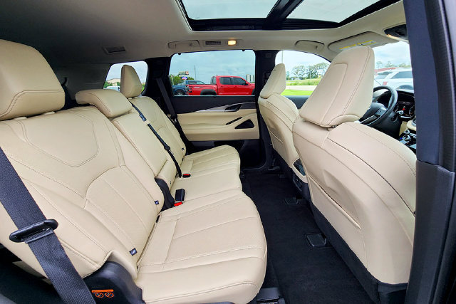 Used 2022 INFINITI QX60 Luxe w/ Cargo Package AWD/4WD image 32