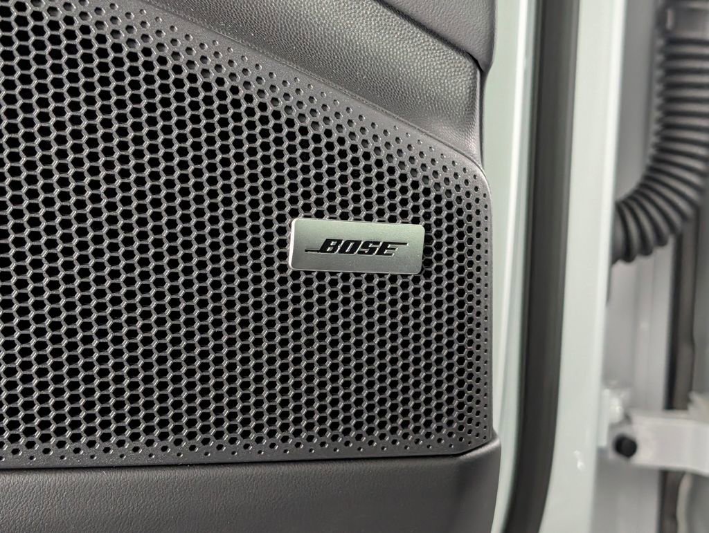 New 2026 Porsche Macan 4 Electric image 27