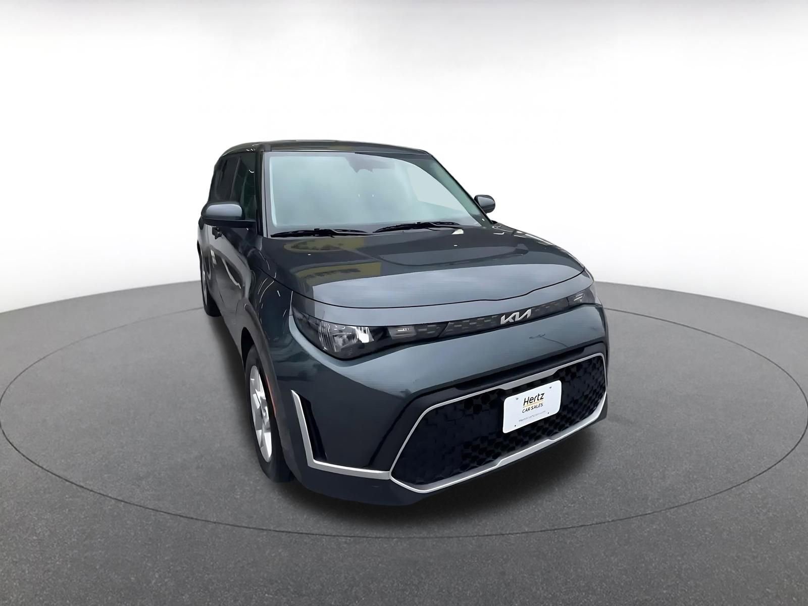 Used 2025 Kia Soul LX w/ LX Technology Package image 3