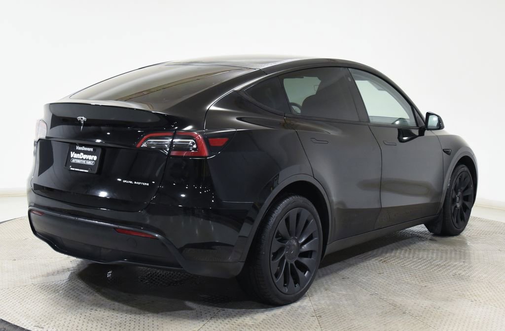 Used 2023 Tesla Model Y Long Range image 11